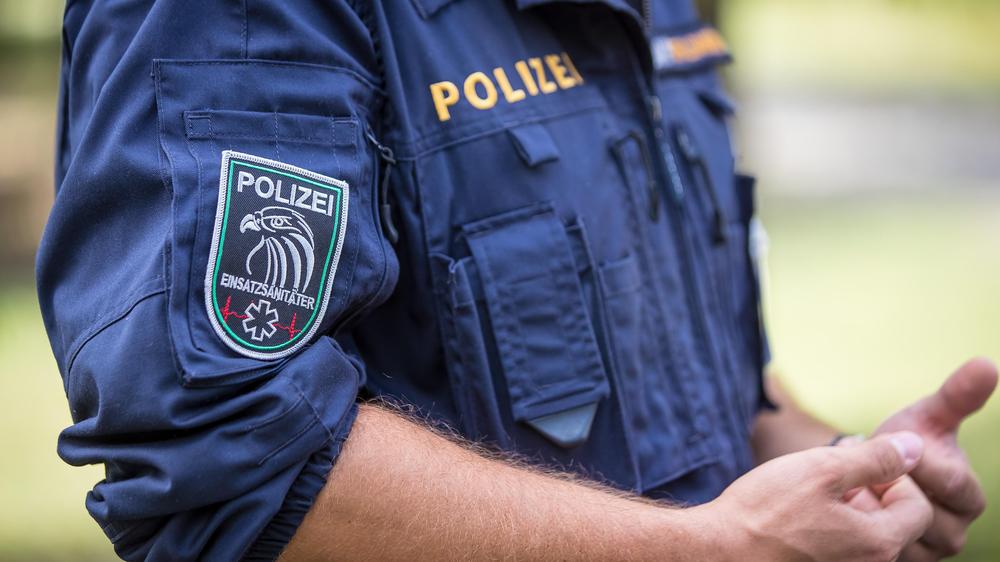 Schwerer Betrug Falscher Polizist brachte 73Jährige um hohen Geldbetrag